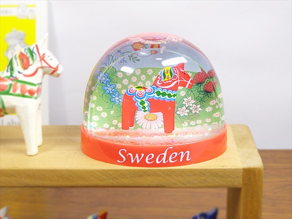 Nordic Souvenir / ノルディックスーベニア 北欧雑貨 ダーラナホースのウォータードーム/スウェーデン スノードーム 写真2