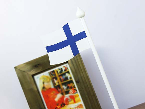 Larssons Tra（ラッセントレー）北欧インテリア雑貨 フィンランド国旗ウッドスタンド　Lサイズ 画像大1
